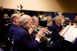 429567_472298939475170_1012832847_n