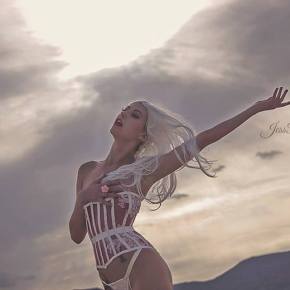 Performer – Mia D.&nbsp;Vine